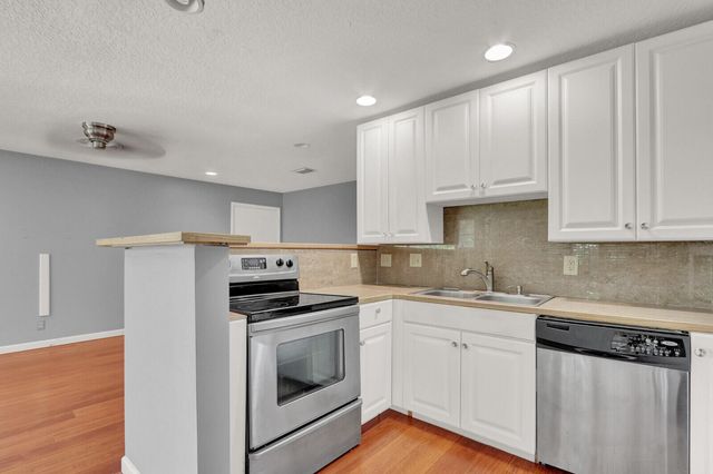 312 Southwind Drive 207, North Palm Beach, FL 33408