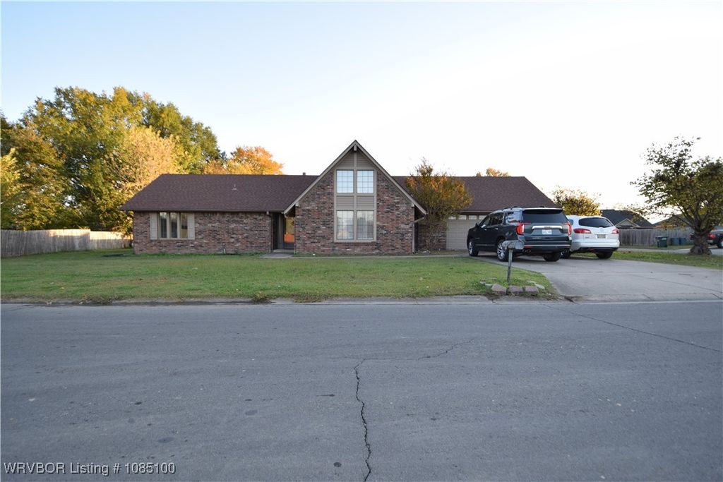 1300 E Ida Avenue, Sallisaw, OK 74955