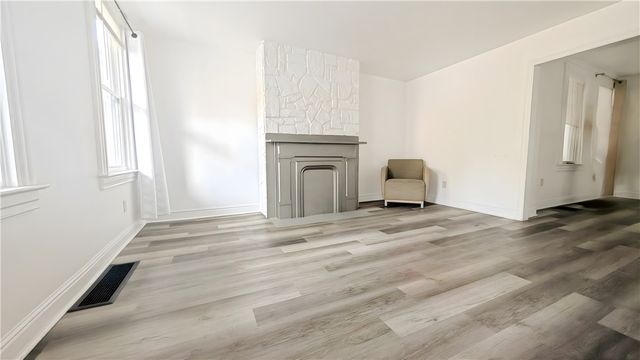 735 Boquet St, Mckees Rocks, PA 15136