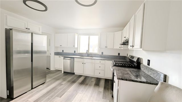 735 Boquet St, Mckees Rocks, PA 15136