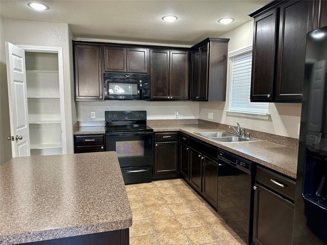 1804 Gayla Creek Drive, Little Elm, TX 75068