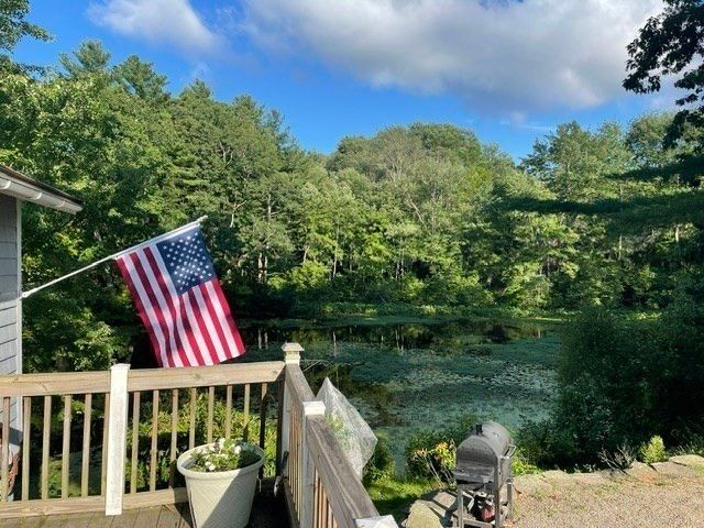 10 Riverside Dr, Auburn, MA 01501