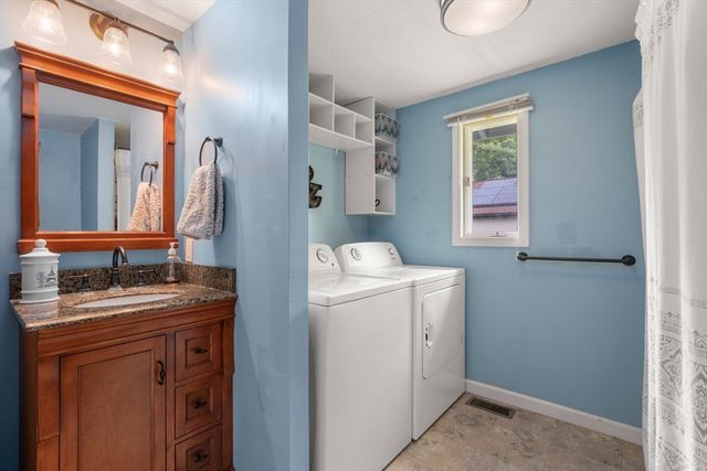 10 Riverside Dr, Auburn, MA 01501