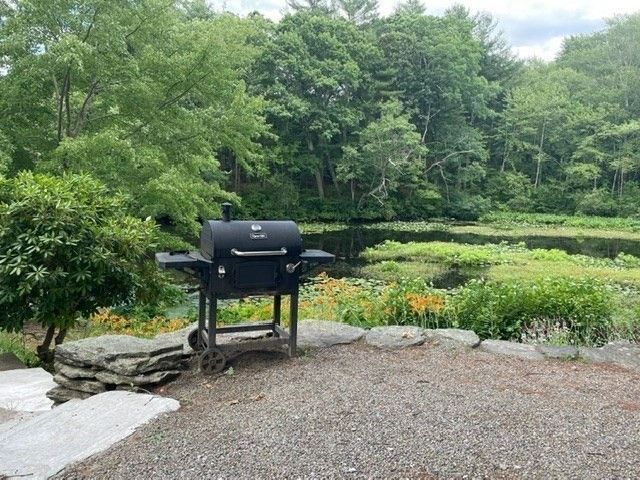 10 Riverside Dr, Auburn, MA 01501