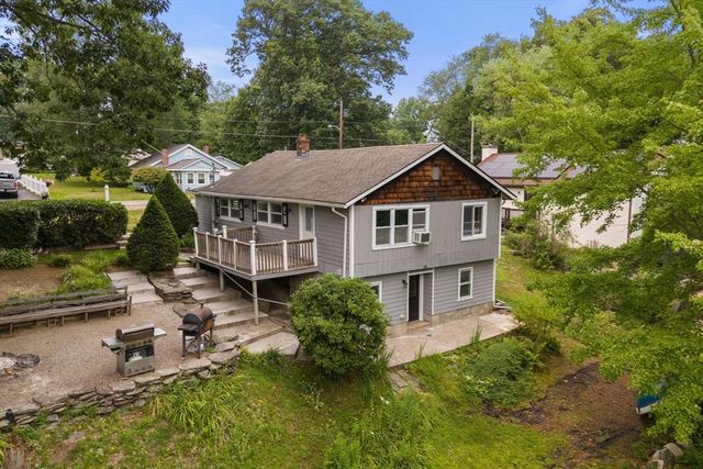 10 Riverside Dr, Auburn, MA 01501