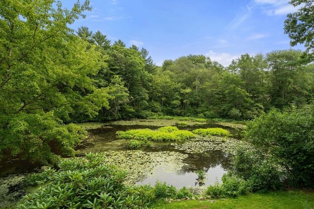 10 Riverside Dr, Auburn, MA 01501