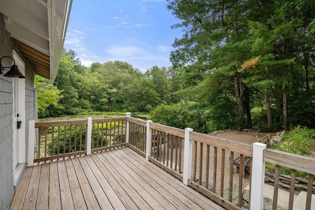 10 Riverside Dr, Auburn, MA 01501