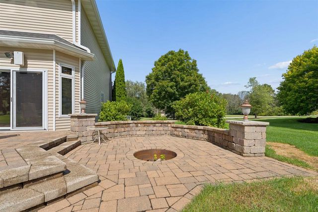 N1030 SPRING VALLEY DRIVE, Hortonville, WI 54944