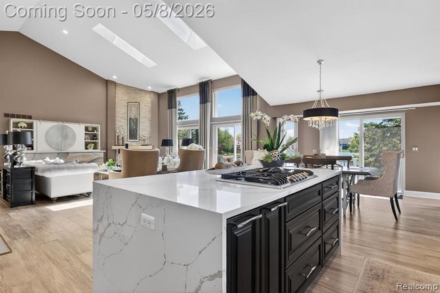 8955 Sandy Ridge Drive, White Lake, MI 48386