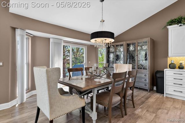 8955 Sandy Ridge Drive, White Lake, MI 48386