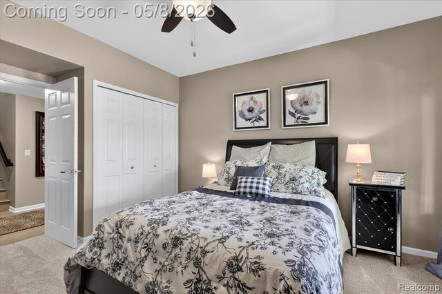 8955 Sandy Ridge Drive, White Lake, MI 48386