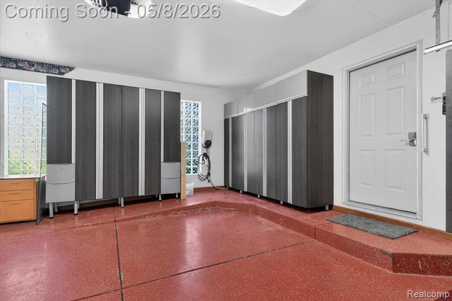 8955 Sandy Ridge Drive, White Lake, MI 48386