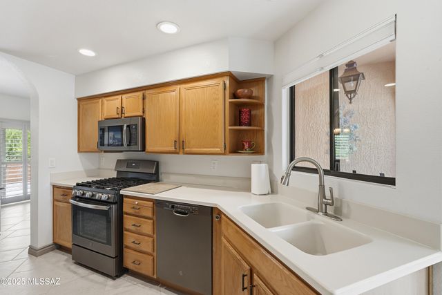 14014 N Green Tree Drive, Oro Valley, AZ 85755