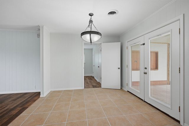 104 Kiowa Drive W, Lake Kiowa, TX 76240