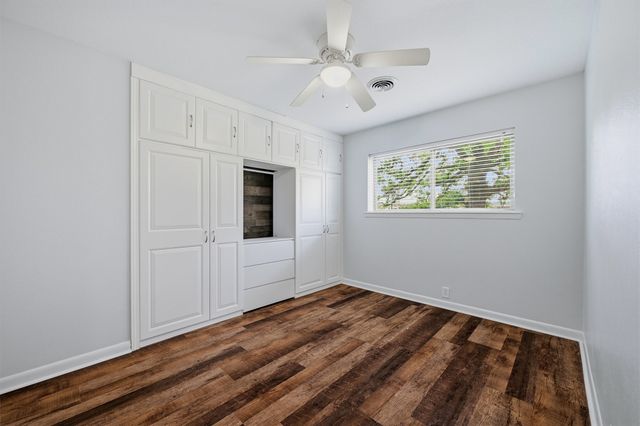 104 Kiowa Drive W, Lake Kiowa, TX 76240