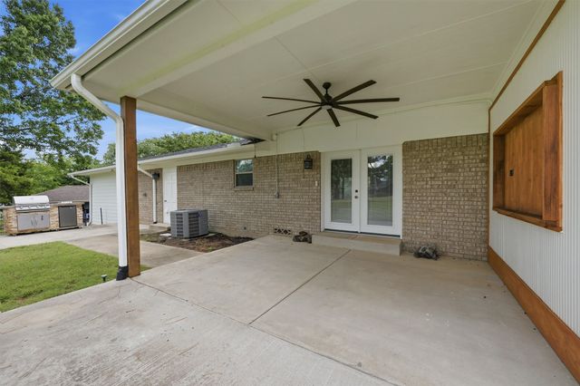 104 Kiowa Drive W, Lake Kiowa, TX 76240