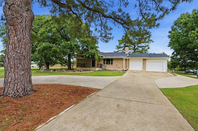104 Kiowa Drive W, Lake Kiowa, TX 76240