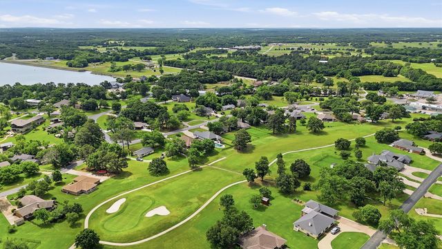 104 Kiowa Drive W, Lake Kiowa, TX 76240