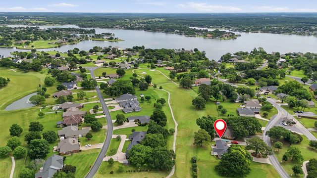 104 Kiowa Drive W, Lake Kiowa, TX 76240