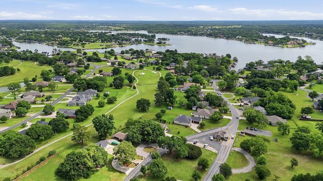 104 Kiowa Drive W, Lake Kiowa, TX 76240