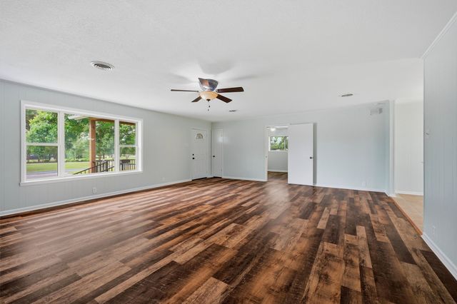104 Kiowa Drive W, Lake Kiowa, TX 76240