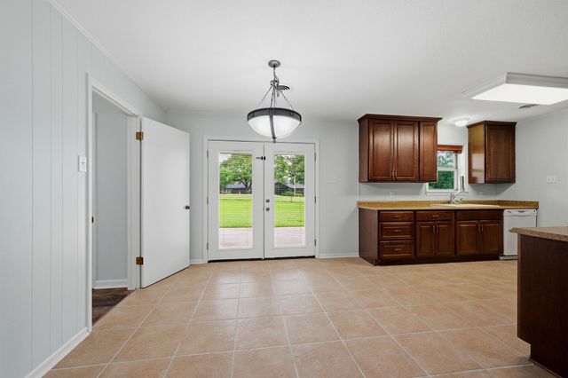 104 Kiowa Drive W, Lake Kiowa, TX 76240