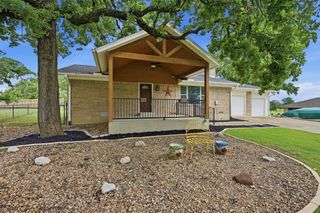 104 Kiowa Drive W, Lake Kiowa, TX 76240