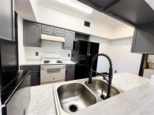 1700 Amelia Court 126, Plano, TX 75075