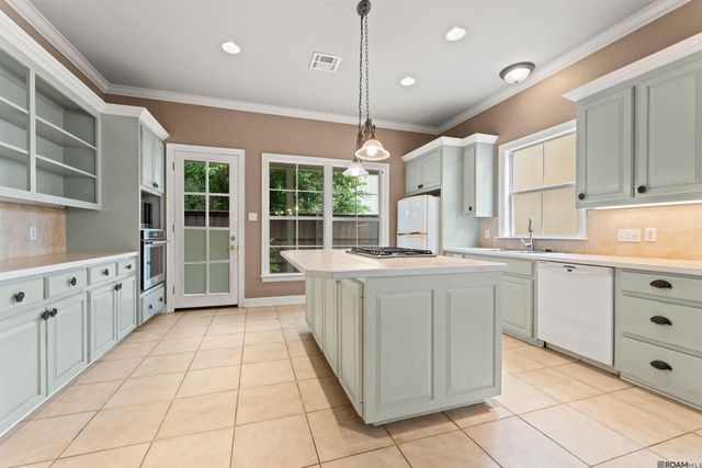 12523 Windermere Oaks Ct, Baton Rouge, LA 70810