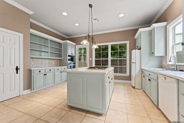 12523 Windermere Oaks Ct, Baton Rouge, LA 70810