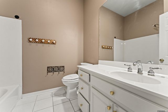 12523 Windermere Oaks Ct, Baton Rouge, LA 70810