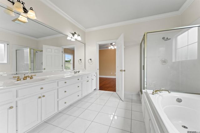 12523 Windermere Oaks Ct, Baton Rouge, LA 70810