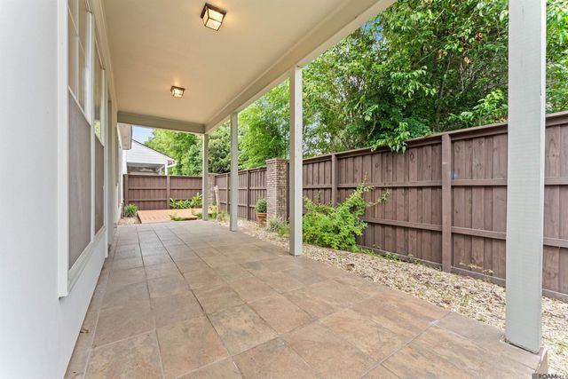 12523 Windermere Oaks Ct, Baton Rouge, LA 70810