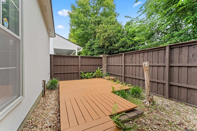 12523 Windermere Oaks Ct, Baton Rouge, LA 70810