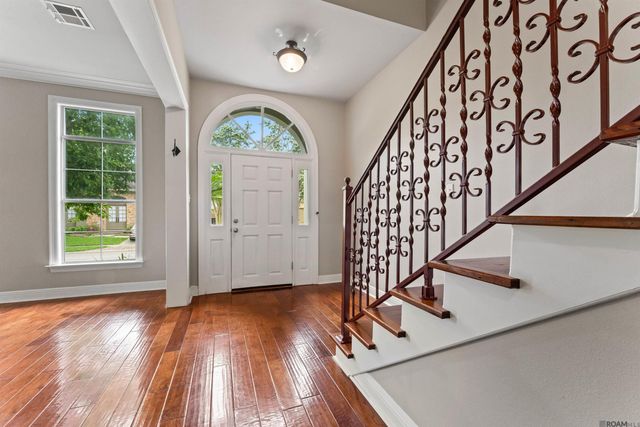 12523 Windermere Oaks Ct, Baton Rouge, LA 70810