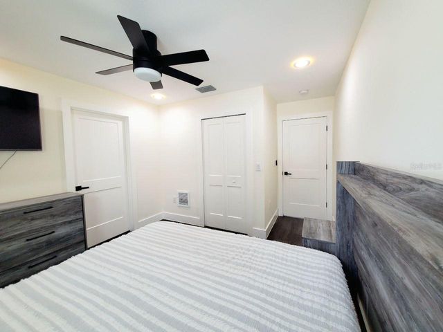 922 W KNOLLWOOD STREET 2, Tampa, FL 33604