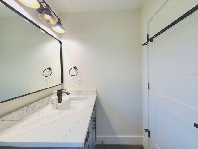 922 W KNOLLWOOD STREET 2, Tampa, FL 33604