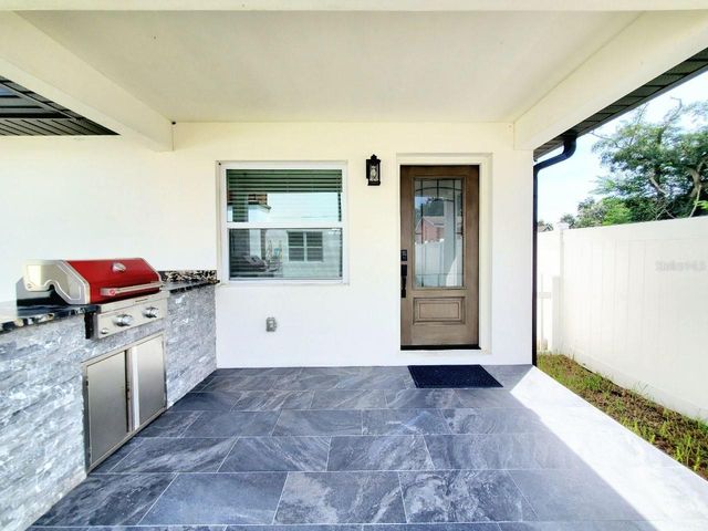 922 W KNOLLWOOD STREET 2, Tampa, FL 33604