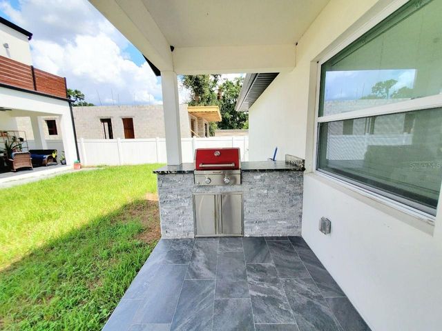 922 W KNOLLWOOD STREET 2, Tampa, FL 33604