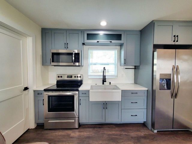 922 W KNOLLWOOD STREET 2, Tampa, FL 33604