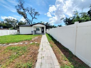 922 W KNOLLWOOD STREET 2, Tampa, FL 33604