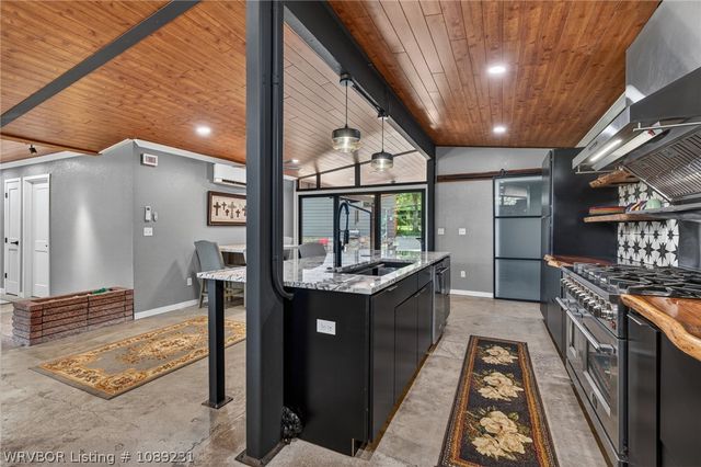5620 Country Club Avenue, Fort Smith, AR 72903