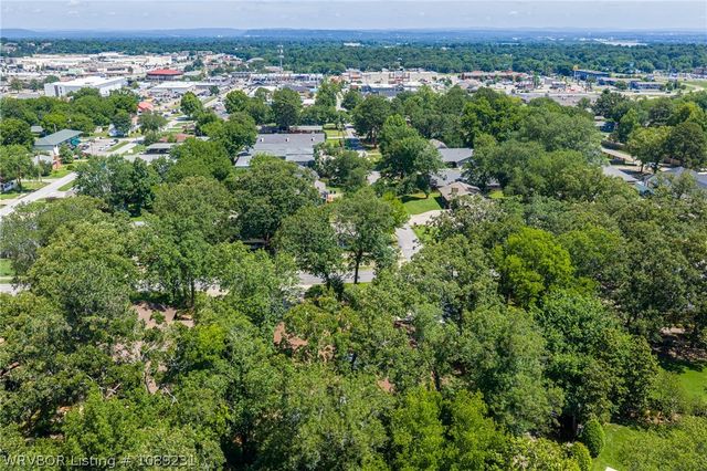 5620 Country Club Avenue, Fort Smith, AR 72903