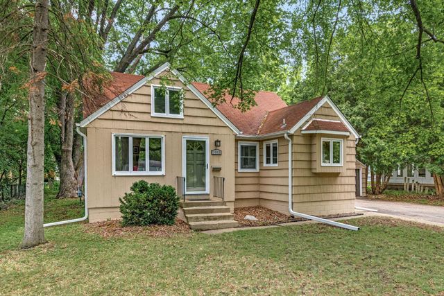 1993 9th Street, White Bear Lake, MN 55110