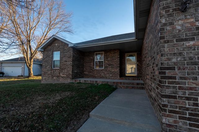 588 Clever Heights Court, Clever, MO 65631