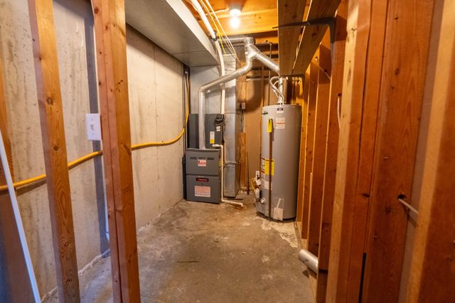 588 Clever Heights Court, Clever, MO 65631