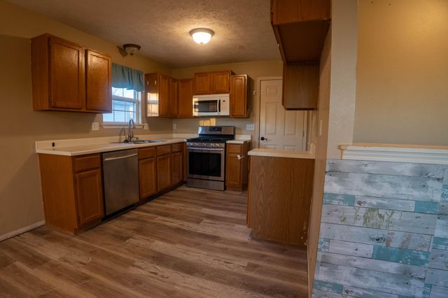 588 Clever Heights Court, Clever, MO 65631