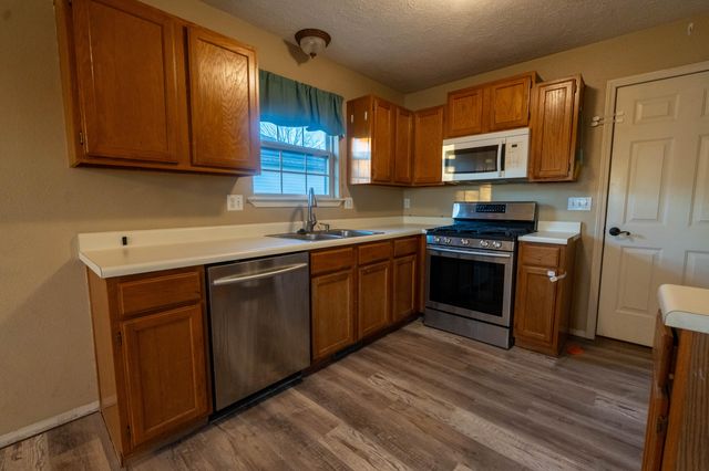 588 Clever Heights Court, Clever, MO 65631