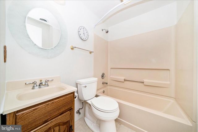 15623 SYCAMORE LN, Rockville, MD 20853