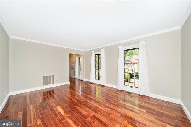 15623 SYCAMORE LN, Rockville, MD 20853
